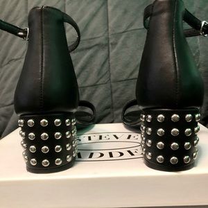 Steve Madden Improv Black Multi